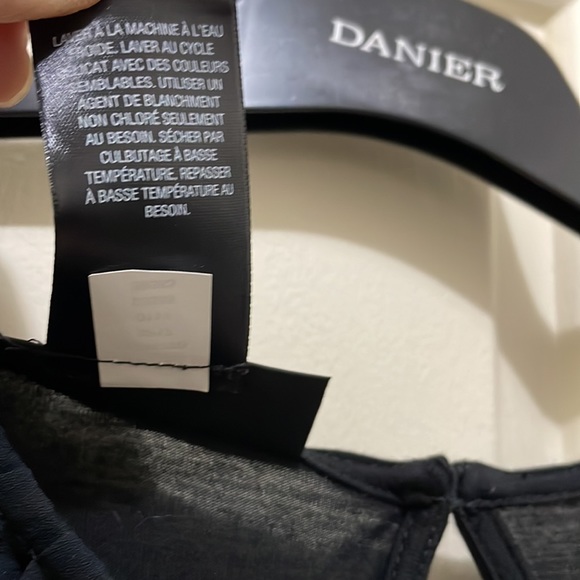 I.N.C. Black gathered blouse (sz m) - Picture 8 of 8